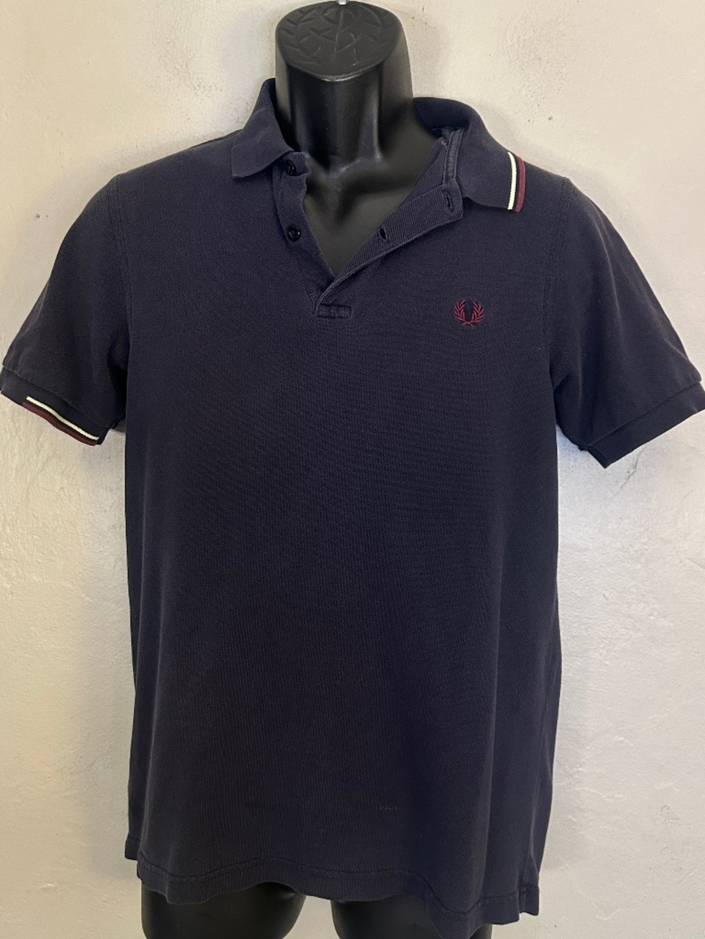 Fred Perry Polo XL slim fit runs small 100% cotton Gently worn 19.5" armpits